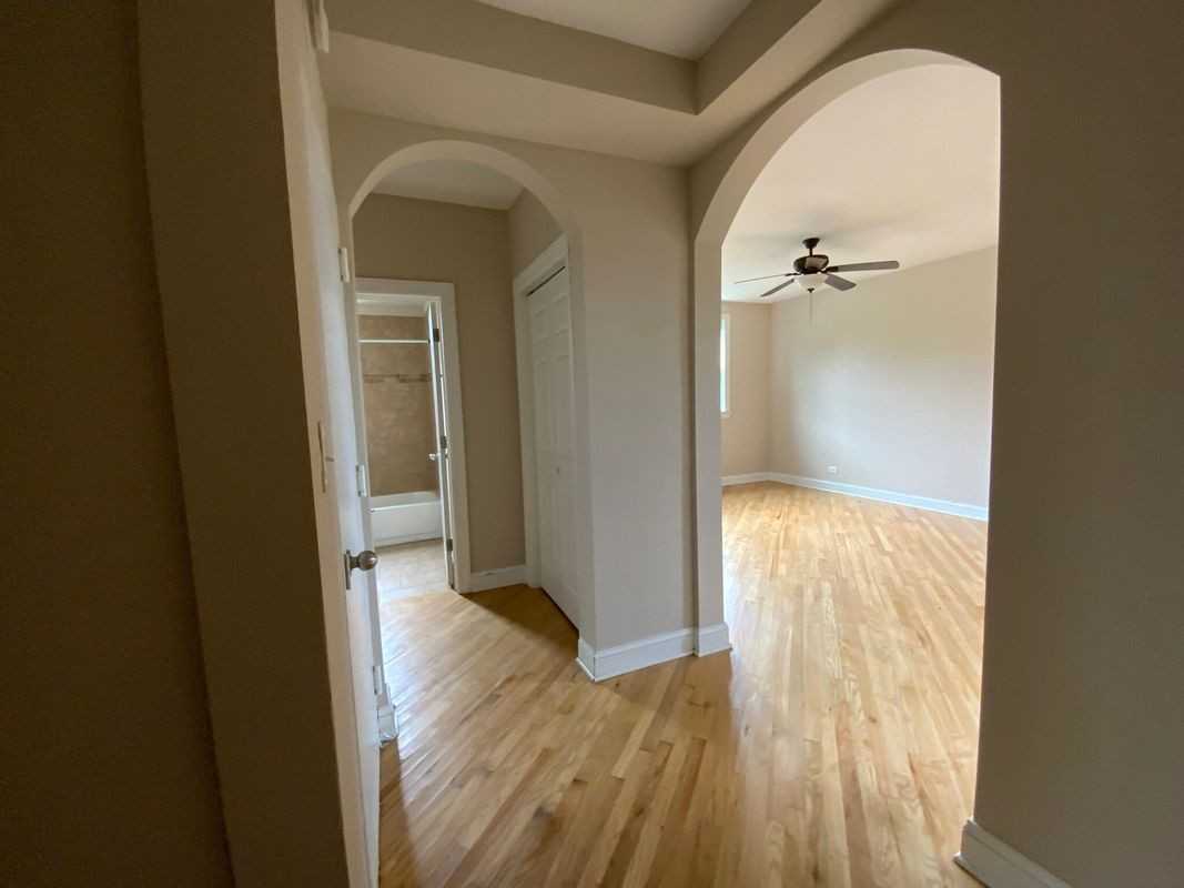894 Green Bay Rd - Photo 7 of 10