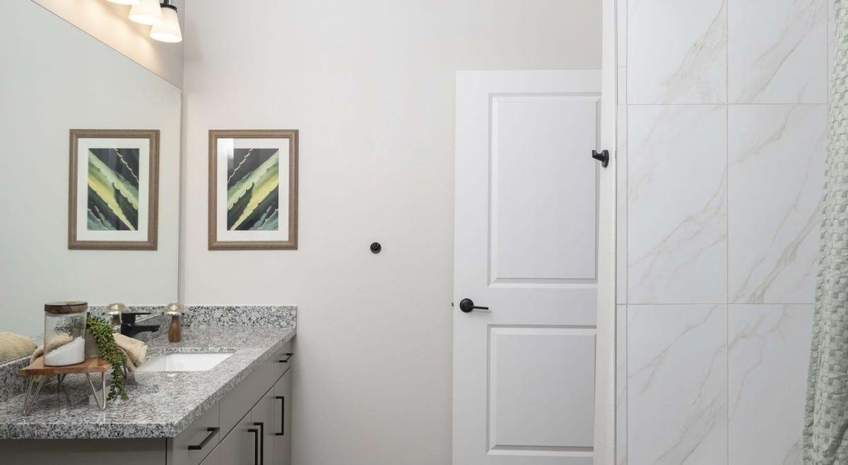 10605 Delta Dr - Photo 2 of 12