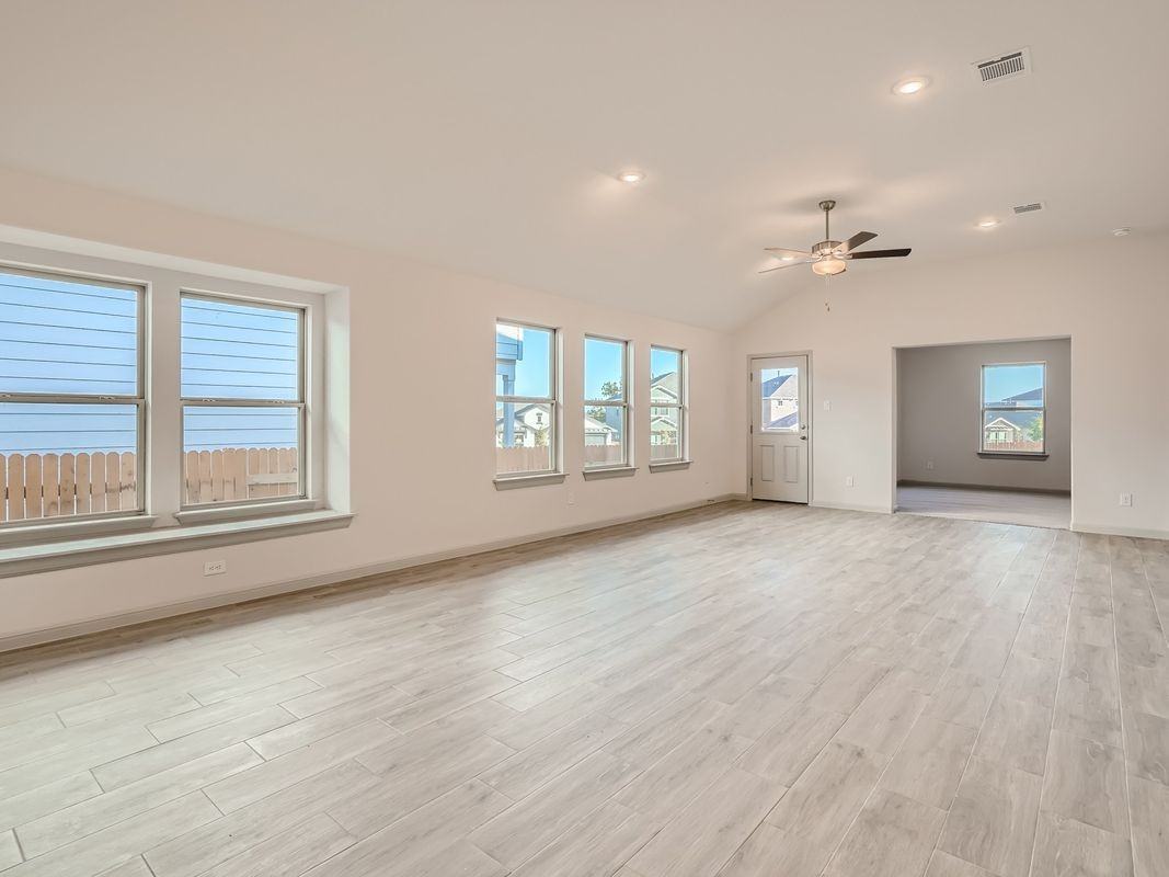 420 Stellar Wind Dr - Photo 2 of 9