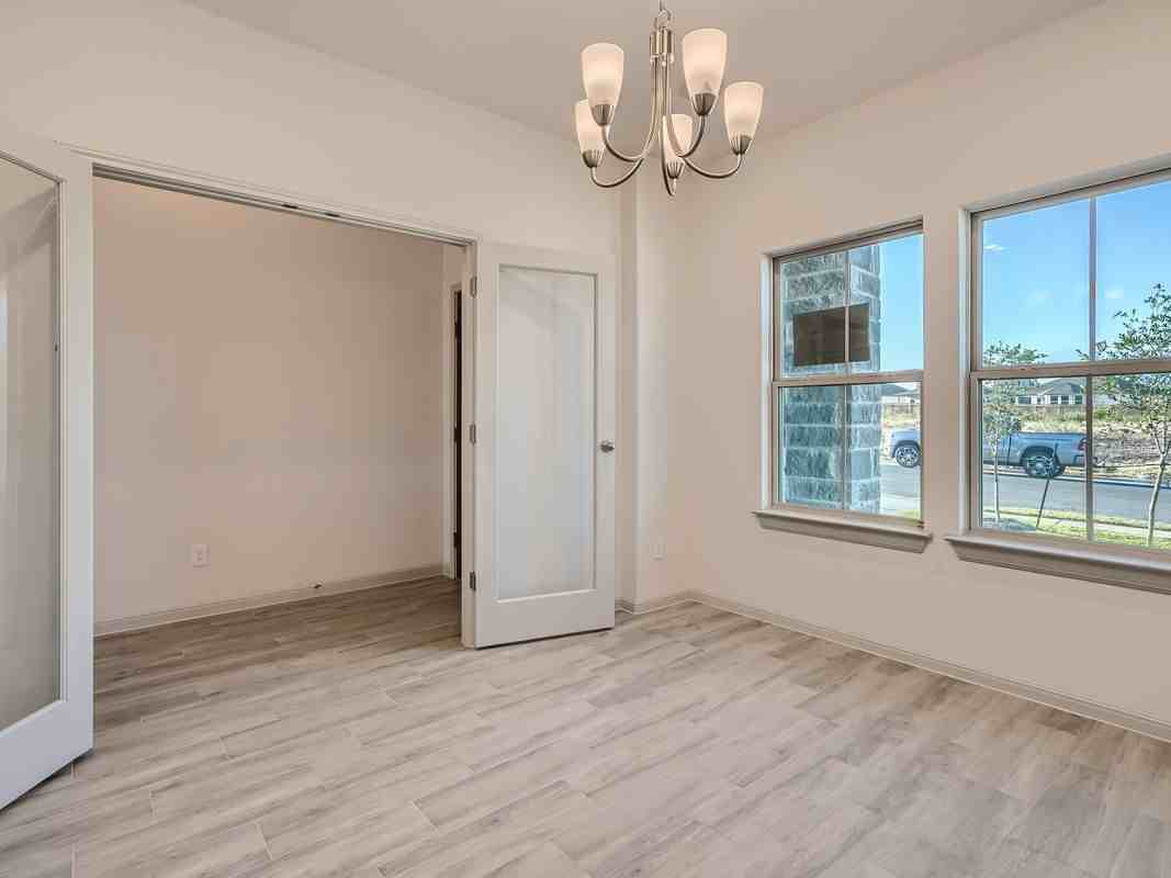 420 Stellar Wind Dr - Photo 4 of 9