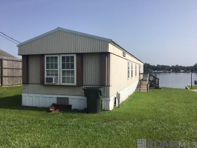 7486 False River Rd