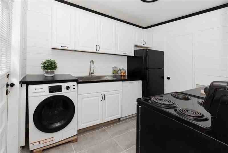 425 Lindbergh Dr Ne ##G1 - Photo 2 of 13