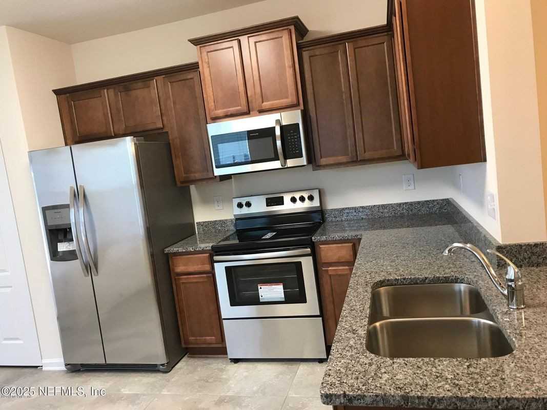 663 Servia Dr - Photo 4 of 16