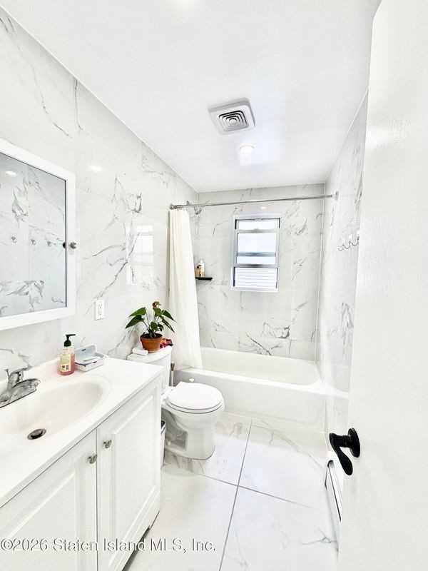 247 Hillcrest St - Photo 7 of 10