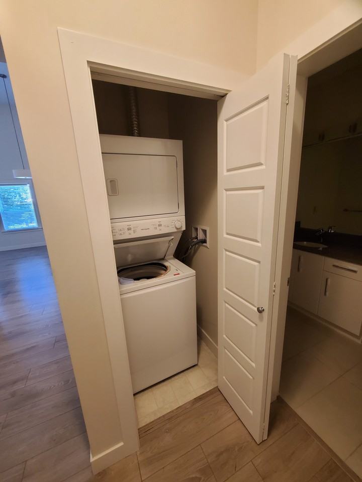 2578 James Street - Photo 4 of 17