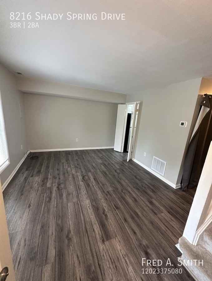 8216 Shady Spring Dr - Photo 2 of 10