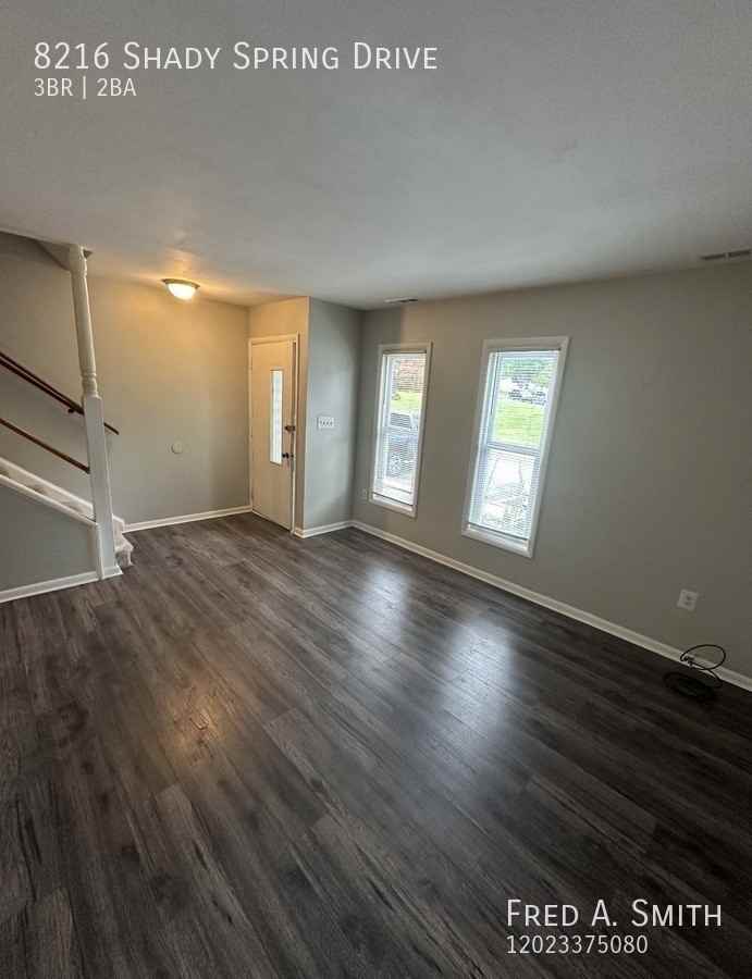 8216 Shady Spring Dr - Photo 4 of 10