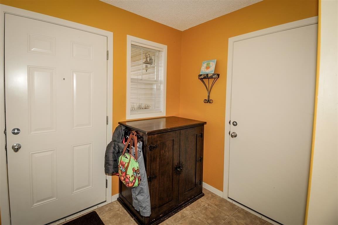 231 Cranston Rd SE - Photo 3 of 26