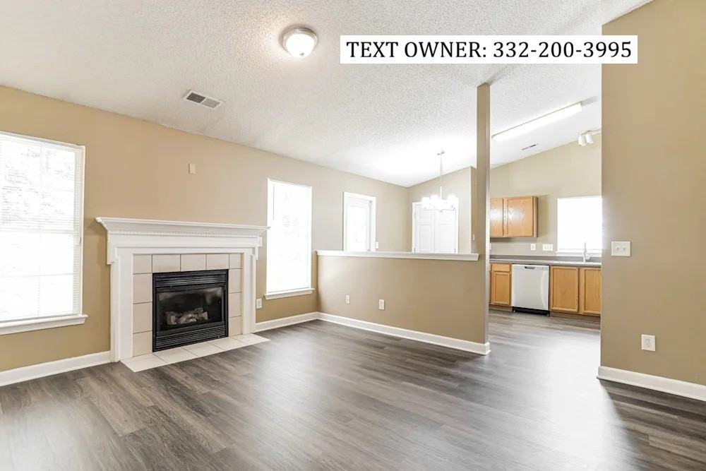 842 Anchor Way Northeast - Photo 3 of 15