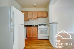 featured image of 1347 N Dearborn St #605