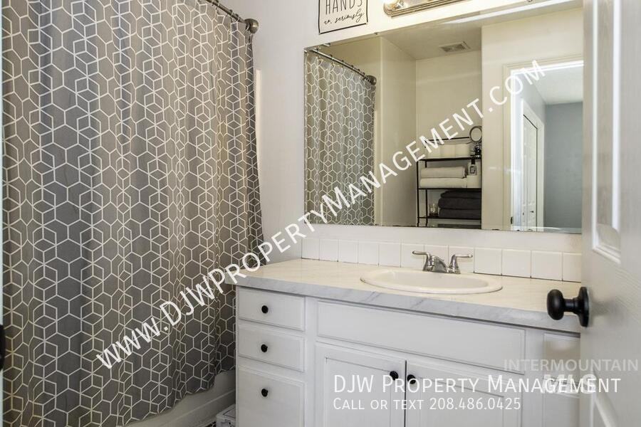 3924 Lexington St - Photo 7 of 11