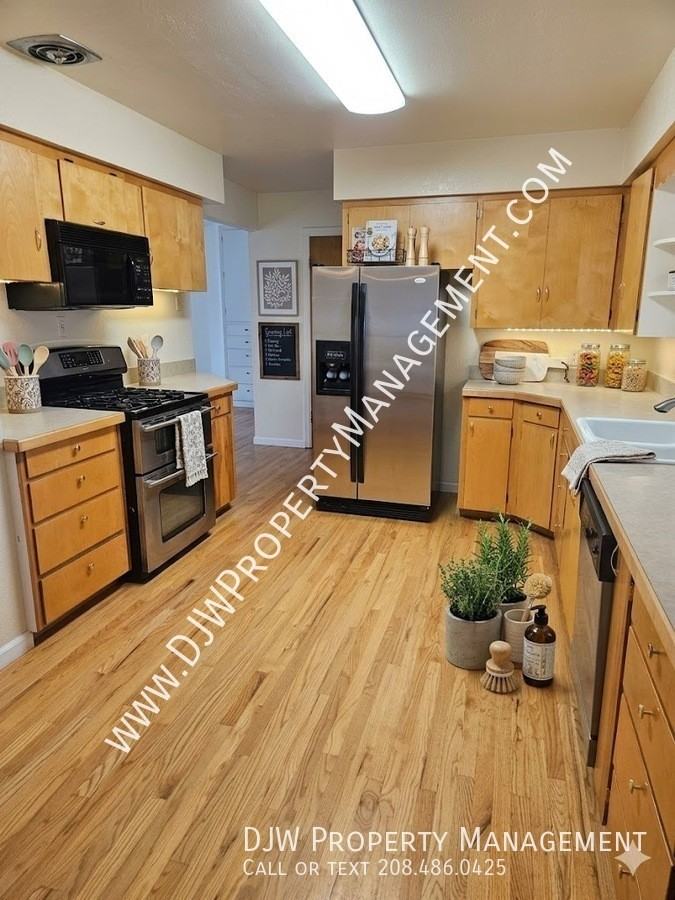 7196 Edna Ln - Photo 3 of 21