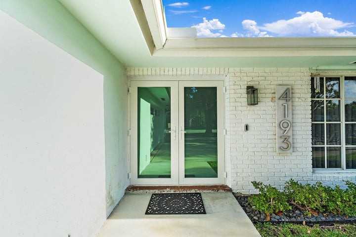 4193 Hyacinth Circle North - Photo 7 of 8