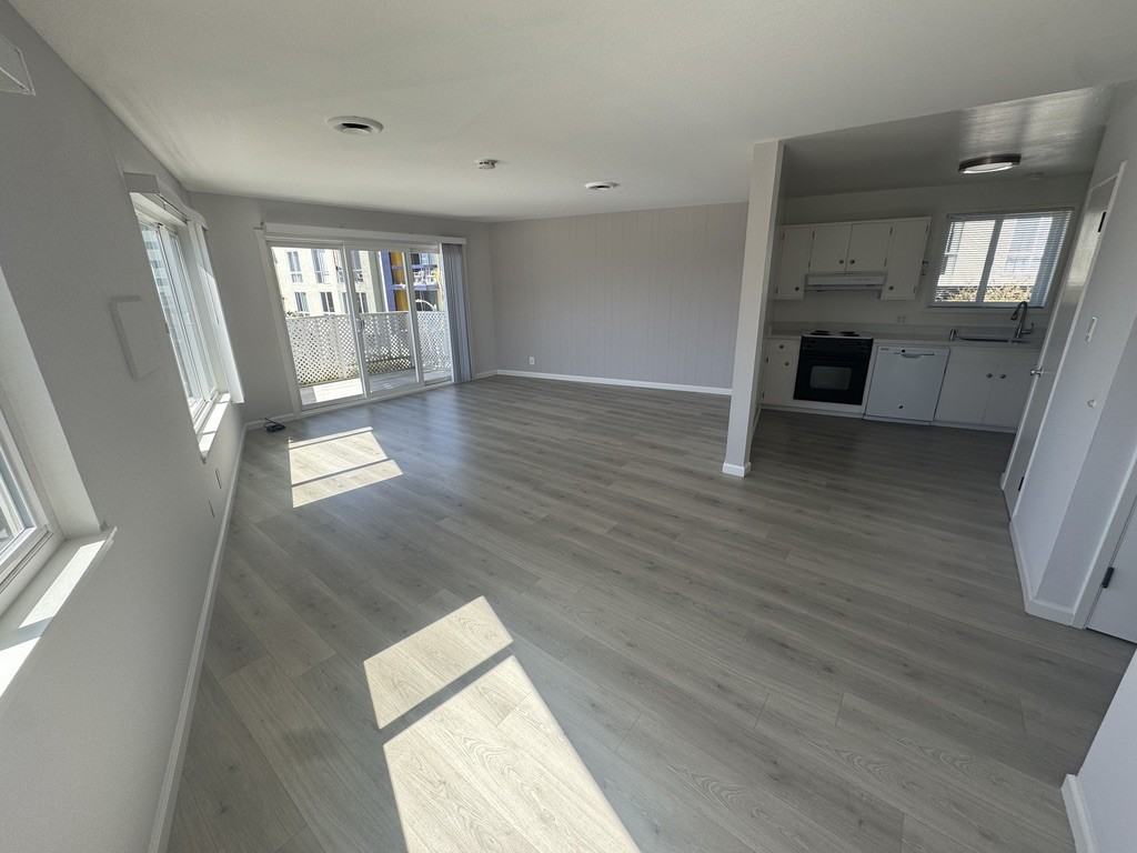 485 Warren Dr #4 - Photo 3 of 14
