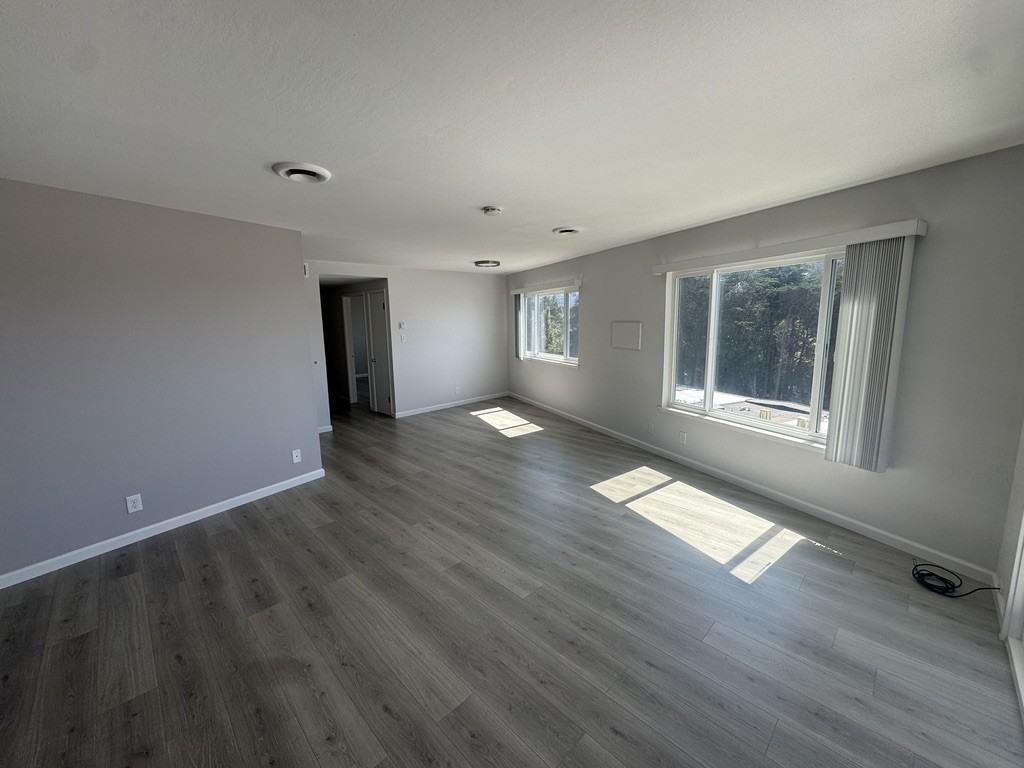 485 Warren Dr #4 - Photo 4 of 14