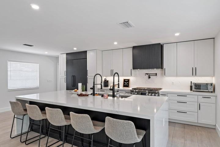 4193 Hyacinth Circle North - Photo 5 of 8