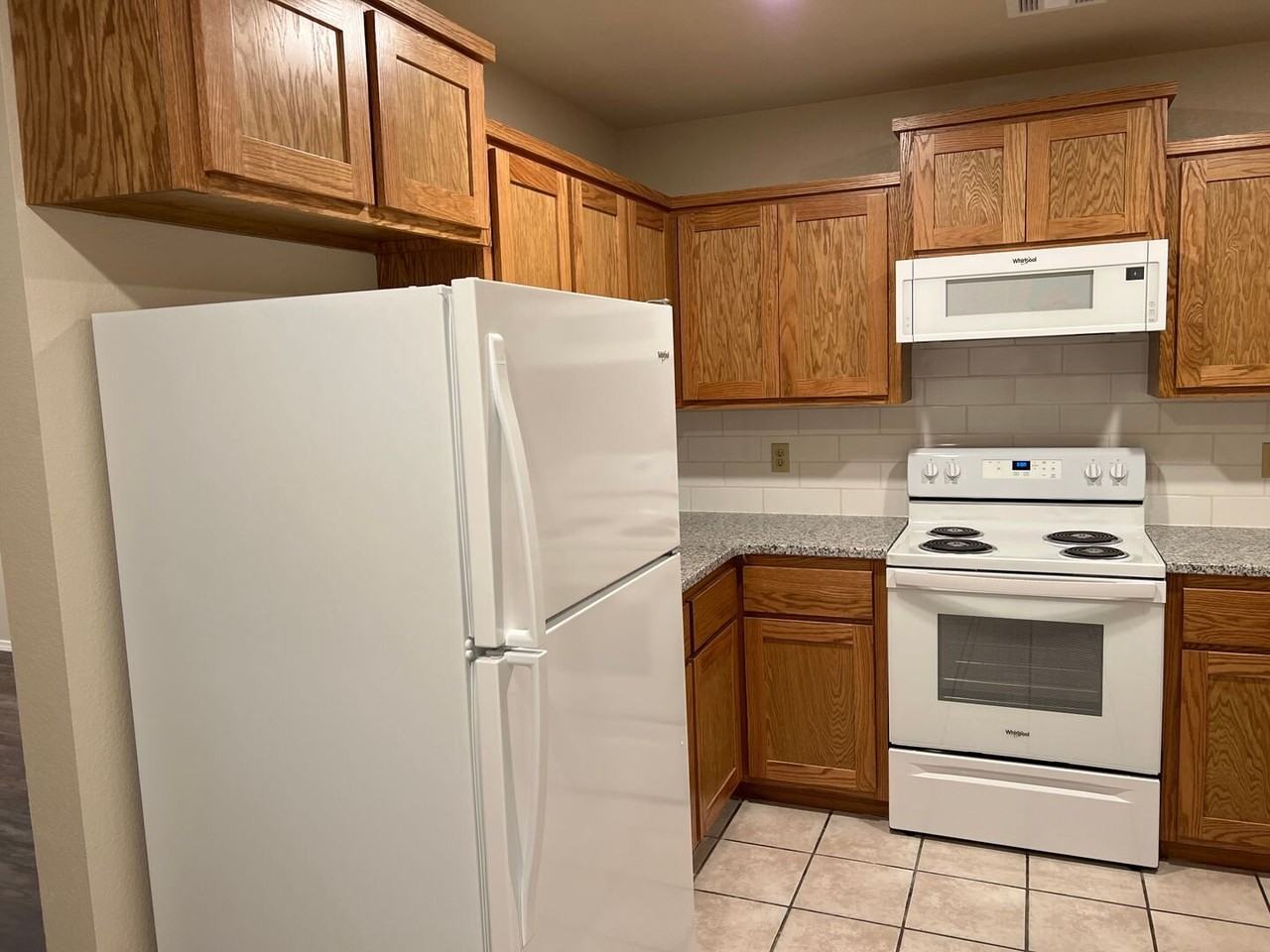 608 Rolling Hills Dr - Photo 5 of 11