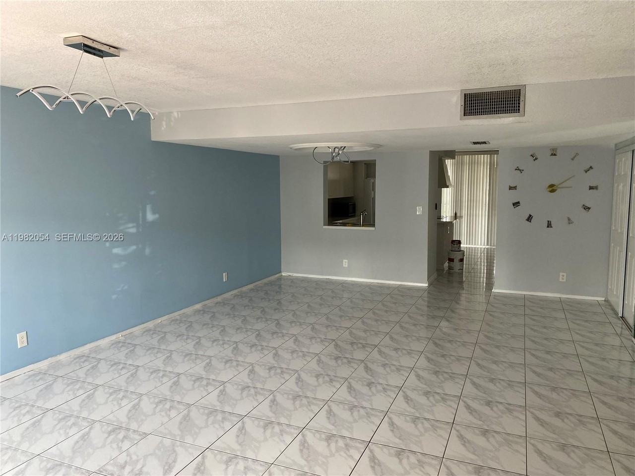 802 Ne 26th Ave #802 - Photo 2 of 10