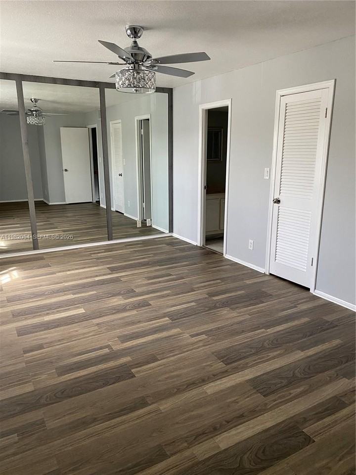 802 Ne 26th Ave #802 - Photo 7 of 10
