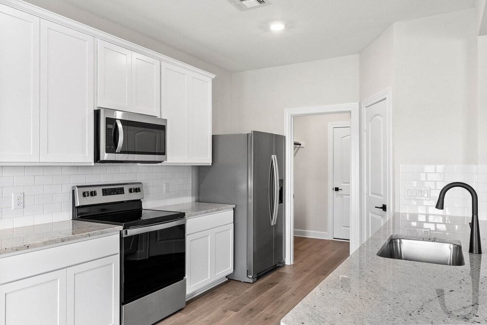 308 Live Oak Ln - Photo 6 of 15