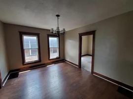 featured image of 1240 S Float Ave