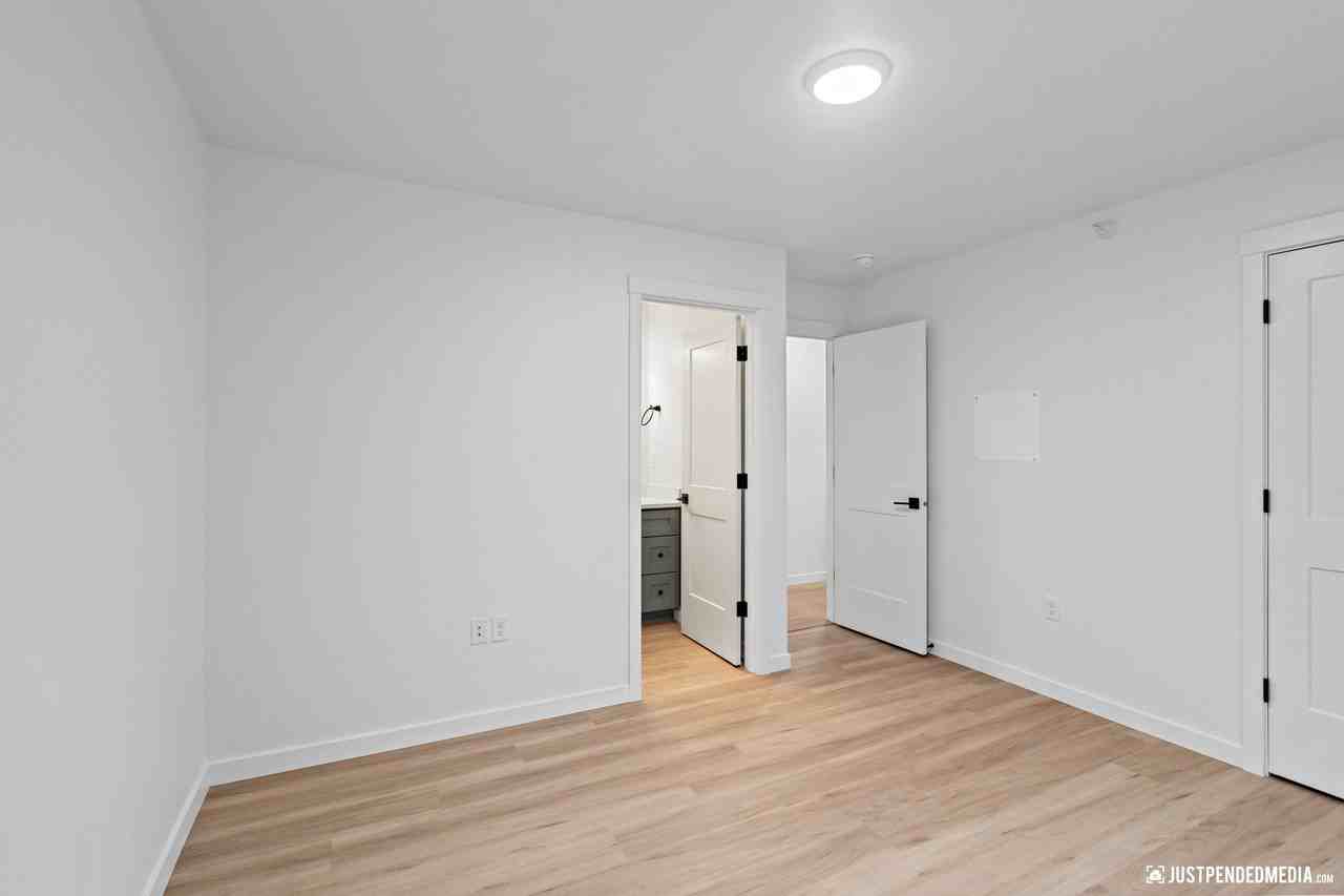 12334 Lake St #12334B1 - Photo 7 of 31