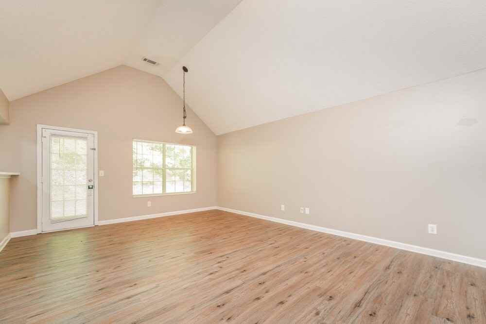 804 Hillandale Ln - Photo 4 of 16