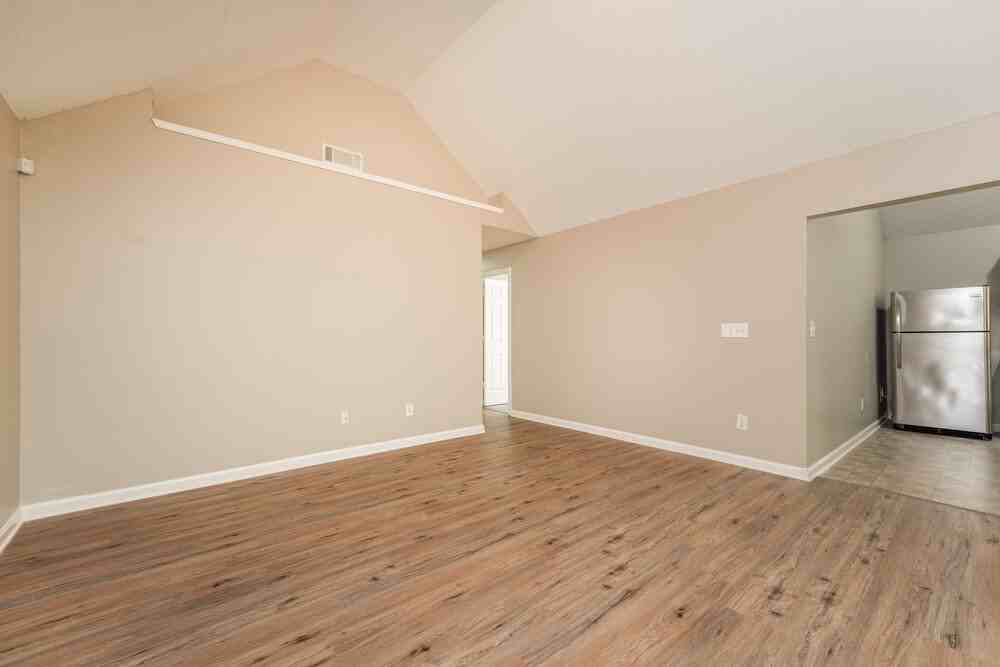 804 Hillandale Ln - Photo 5 of 16