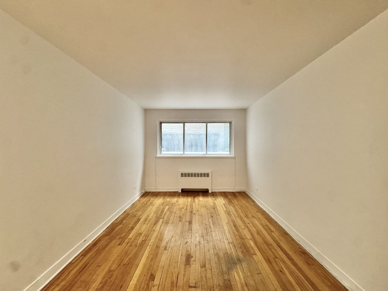 2505 Boulevard Édouard-Montpetit - Photo 7 of 10