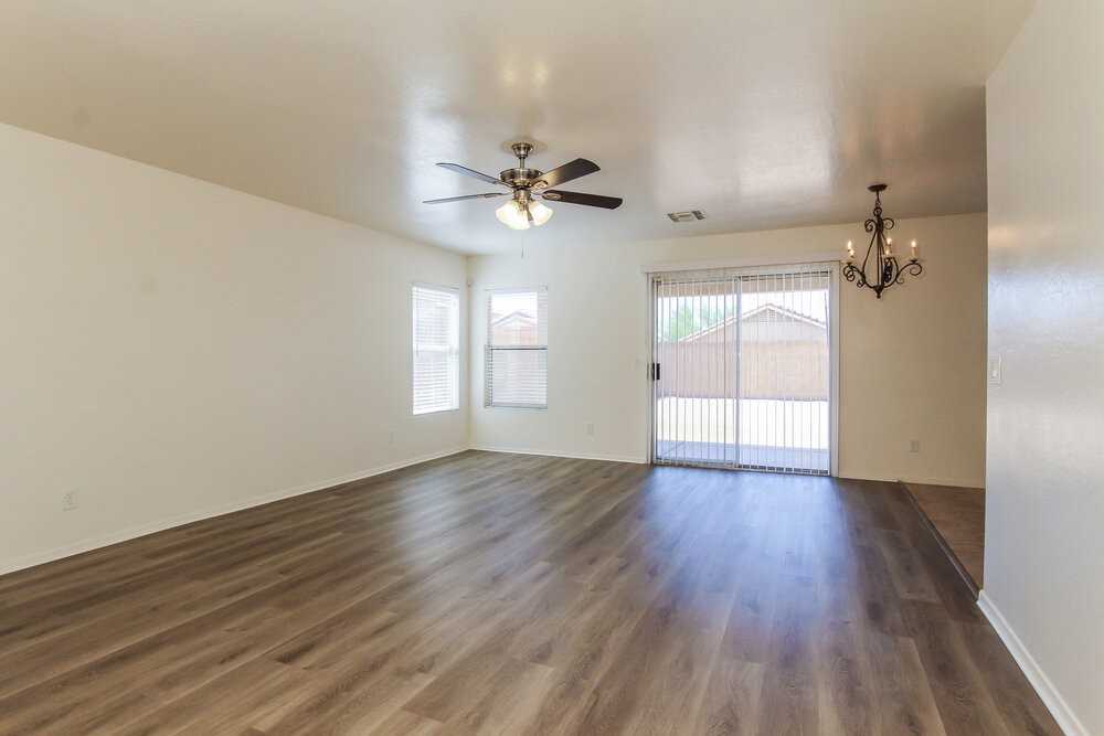 11239 W Campbell Ave - Photo 4 of 17