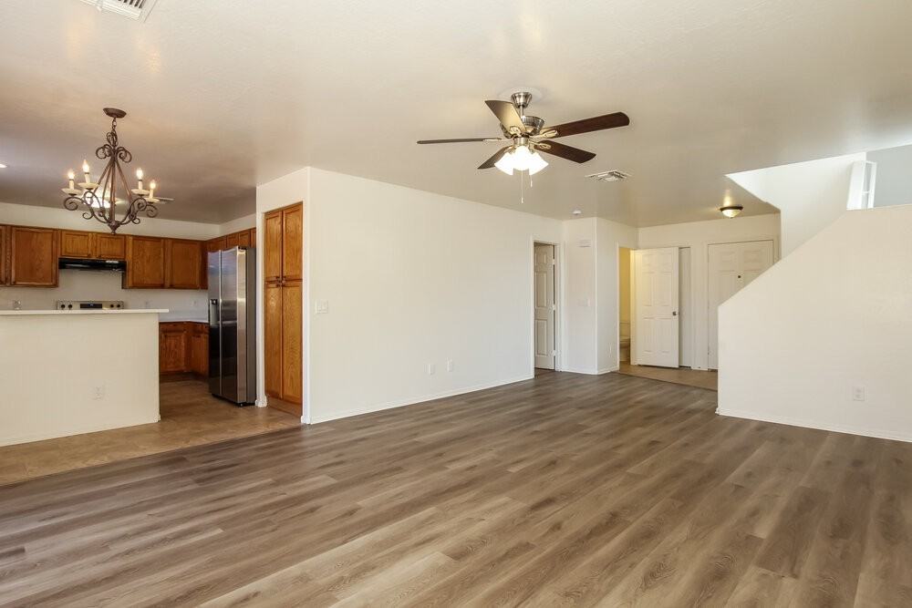 11239 W Campbell Ave - Photo 6 of 17