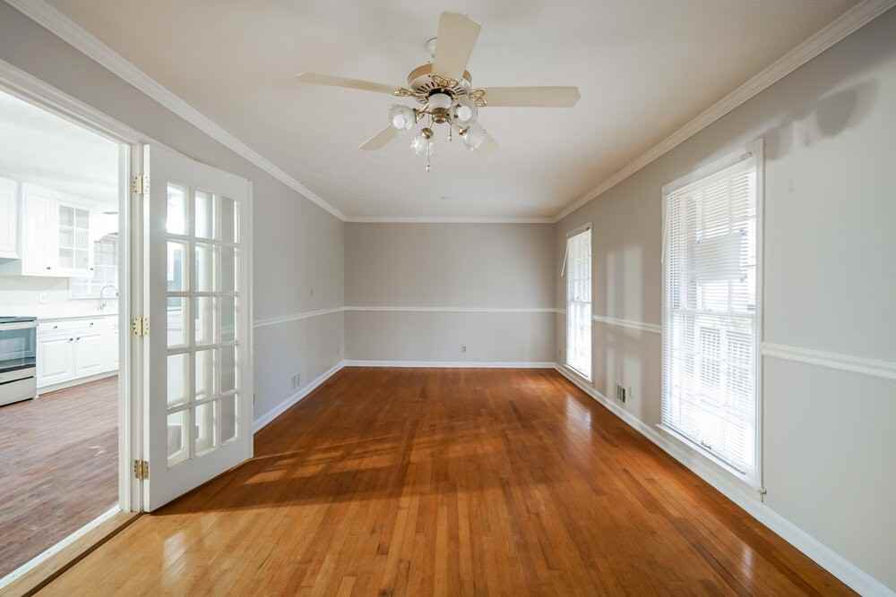 6166 Queens Rd - Photo 6 of 17