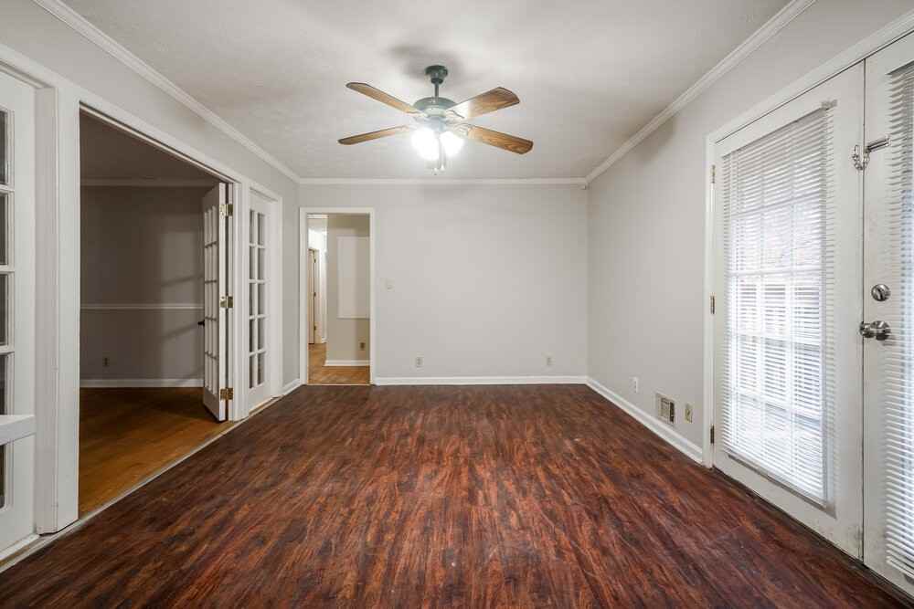 6166 Queens Rd - Photo 7 of 17