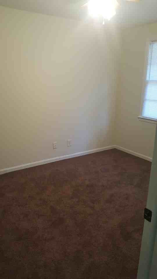 112 Lincoln St - Photo 4 of 9