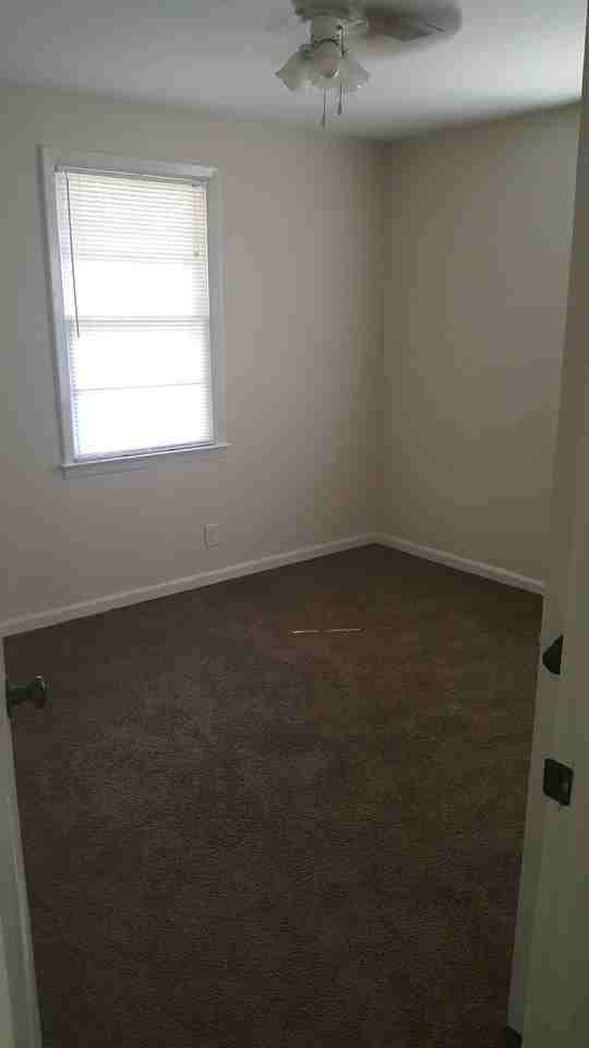 112 Lincoln St - Photo 5 of 9