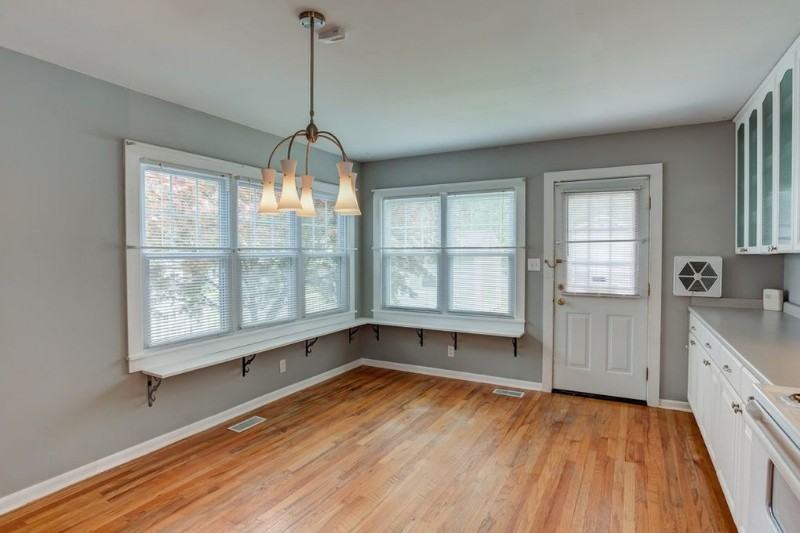 1306 Henning Ave - Photo 3 of 18