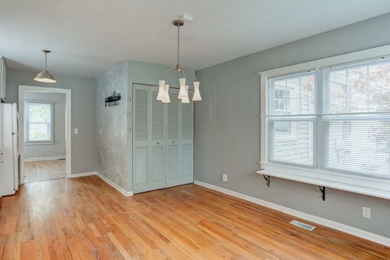 1306 Henning Ave - Photo 6 of 18