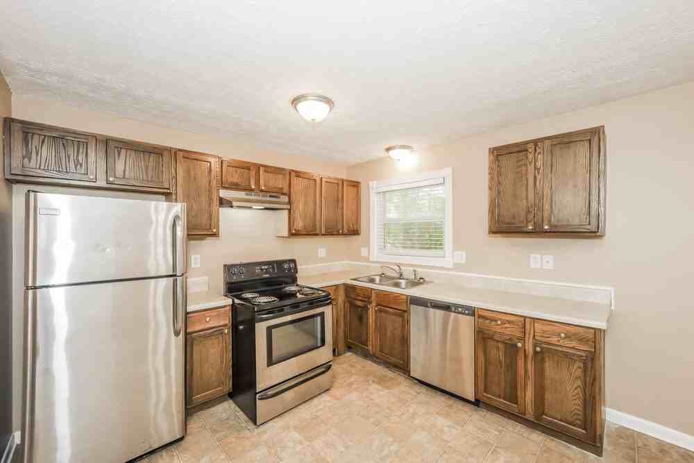 303 Mercer Dr - Photo 7 of 16