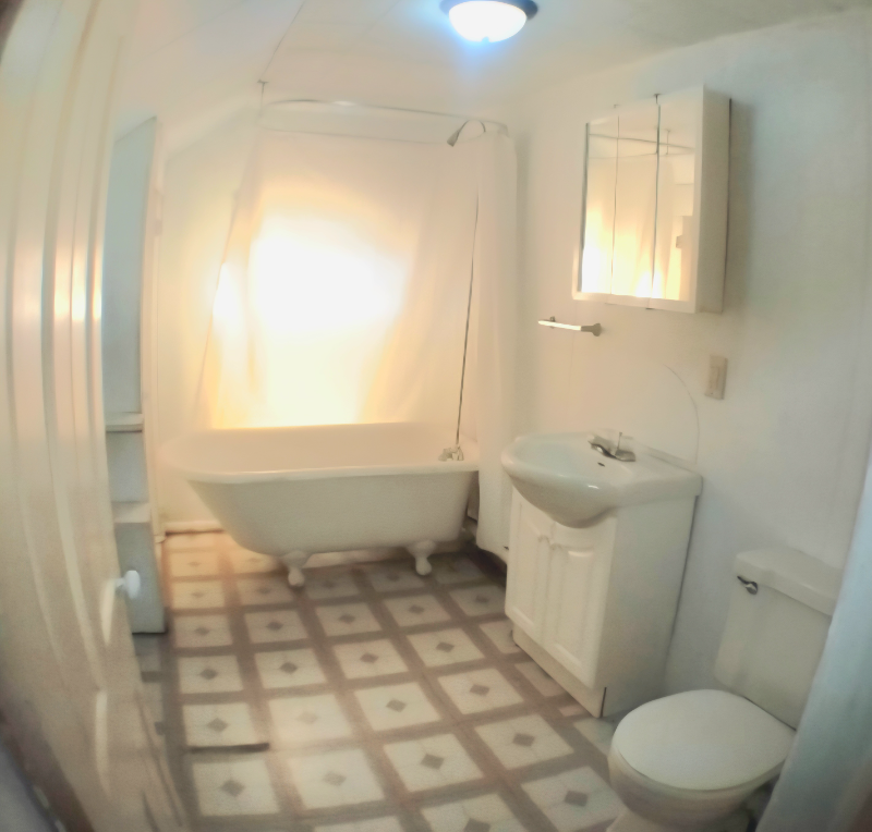 416 1/2 3rd St Nw - Photo 3 of 8