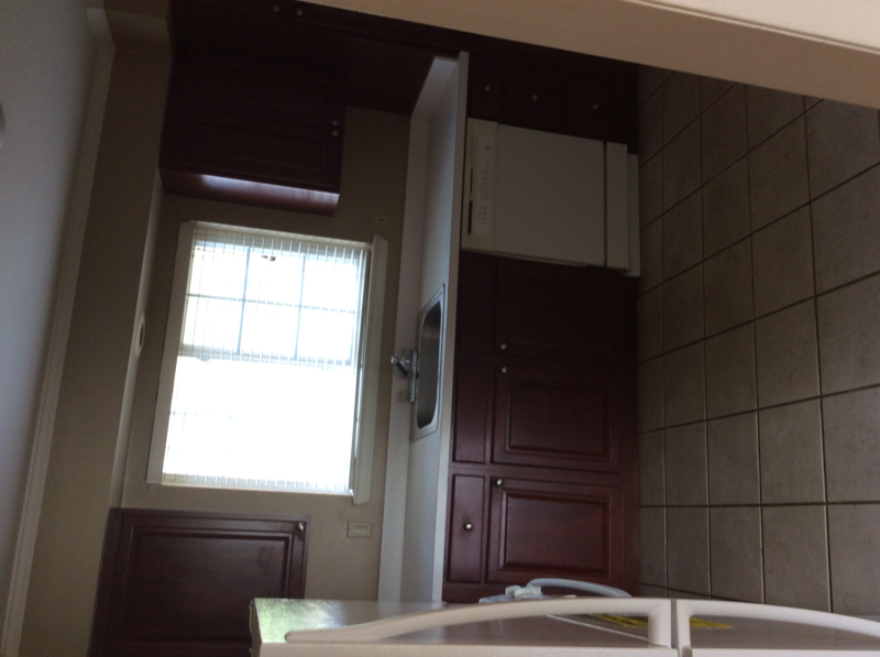 427 Fox Hills Dr N - Photo 3 of 14