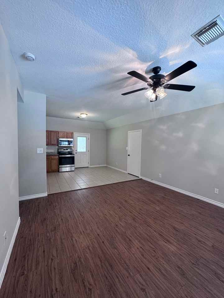 12551 Royal Lake Dr - Photo 2 of 16