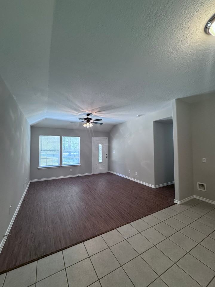 12551 Royal Lake Dr - Photo 3 of 16