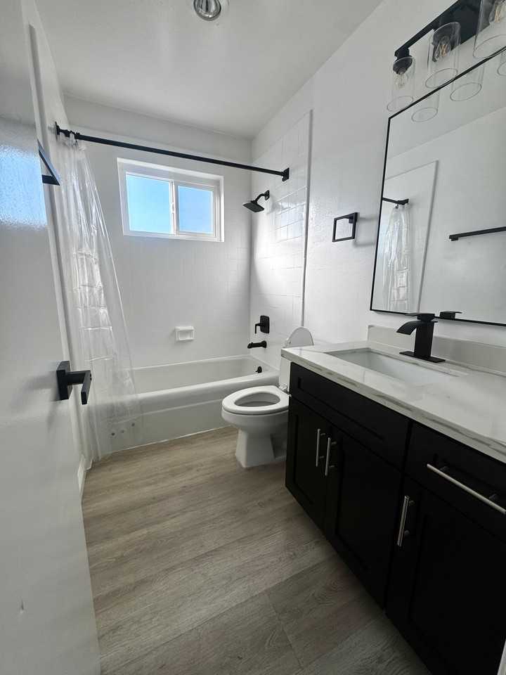 317 E Hazel St #O - Photo 6 of 11