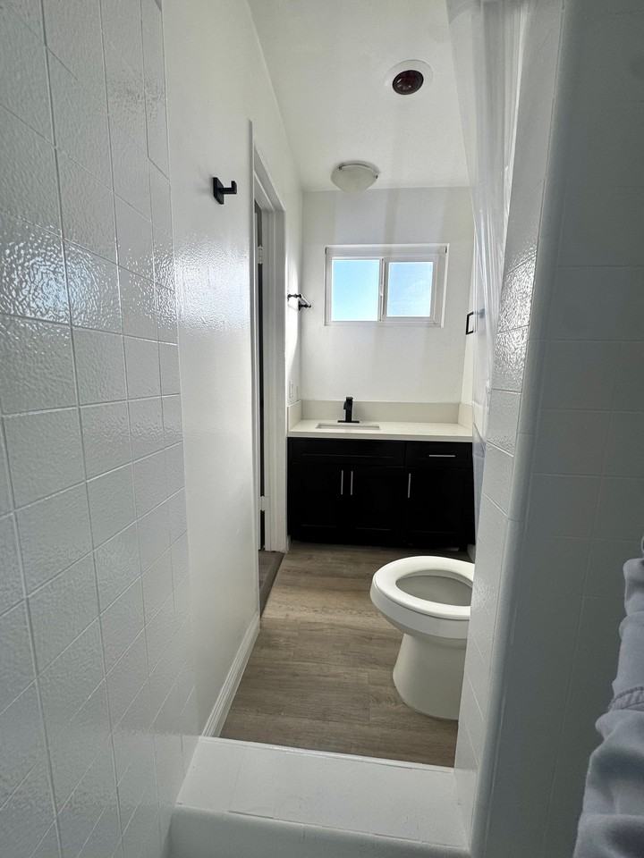 317 E Hazel St #O - Photo 7 of 11