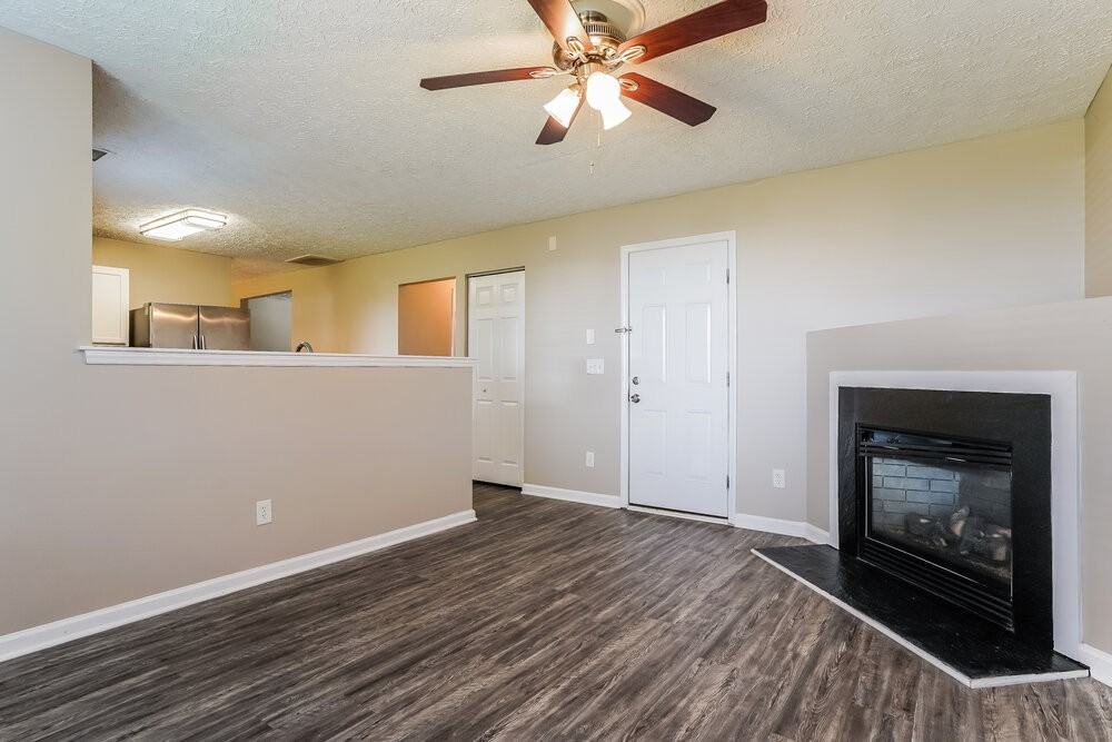 514 Laurens Way - Photo 4 of 17
