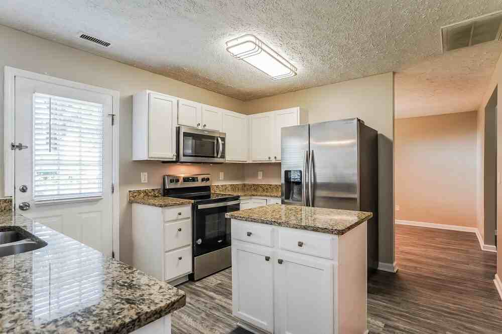 514 Laurens Way - Photo 6 of 17