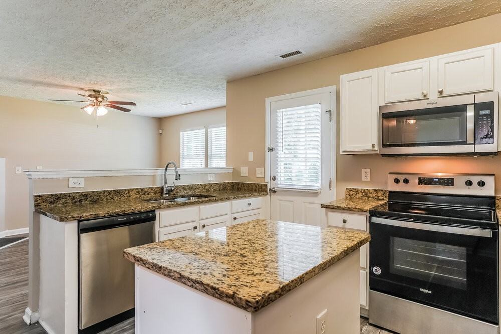 514 Laurens Way - Photo 7 of 17