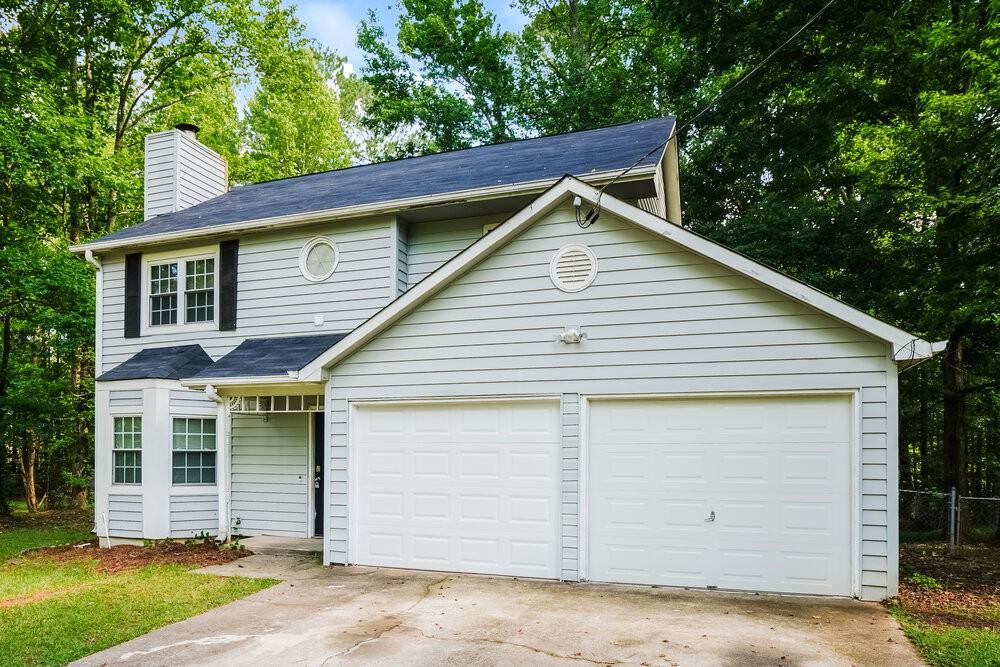 882 Stormy Ln - Photo 4 of 17