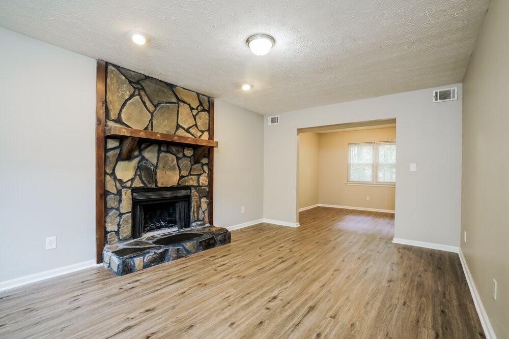 882 Stormy Ln - Photo 6 of 17