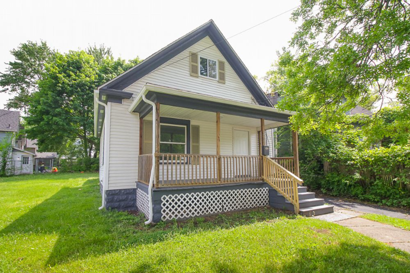 838 Hazel St - Photo 2 of 15